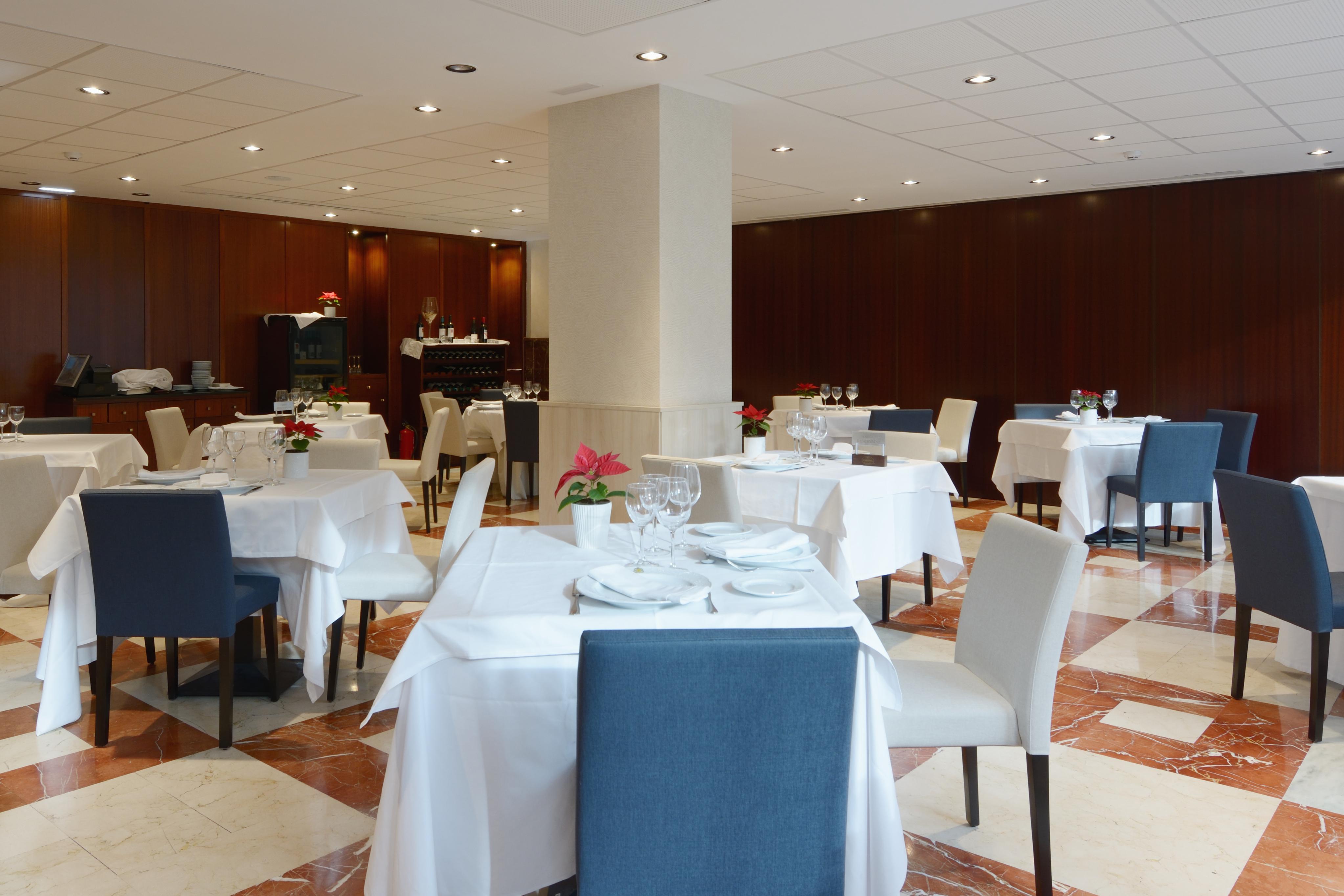 Hotel Pedro I De Aragon 4 Estrellas Superior Huesca Kültér fotó