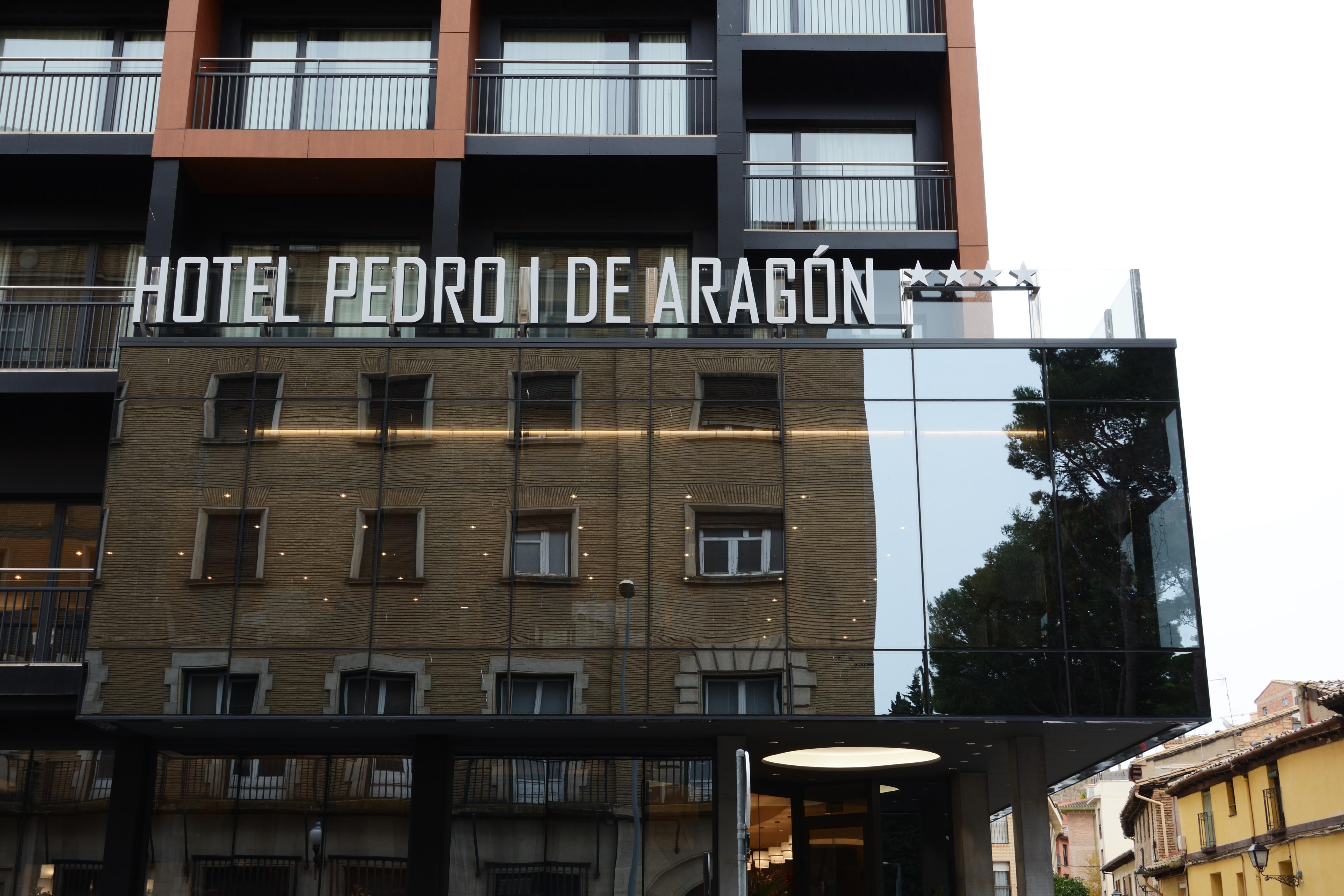 Hotel Pedro I De Aragon 4 Estrellas Superior Huesca Kültér fotó