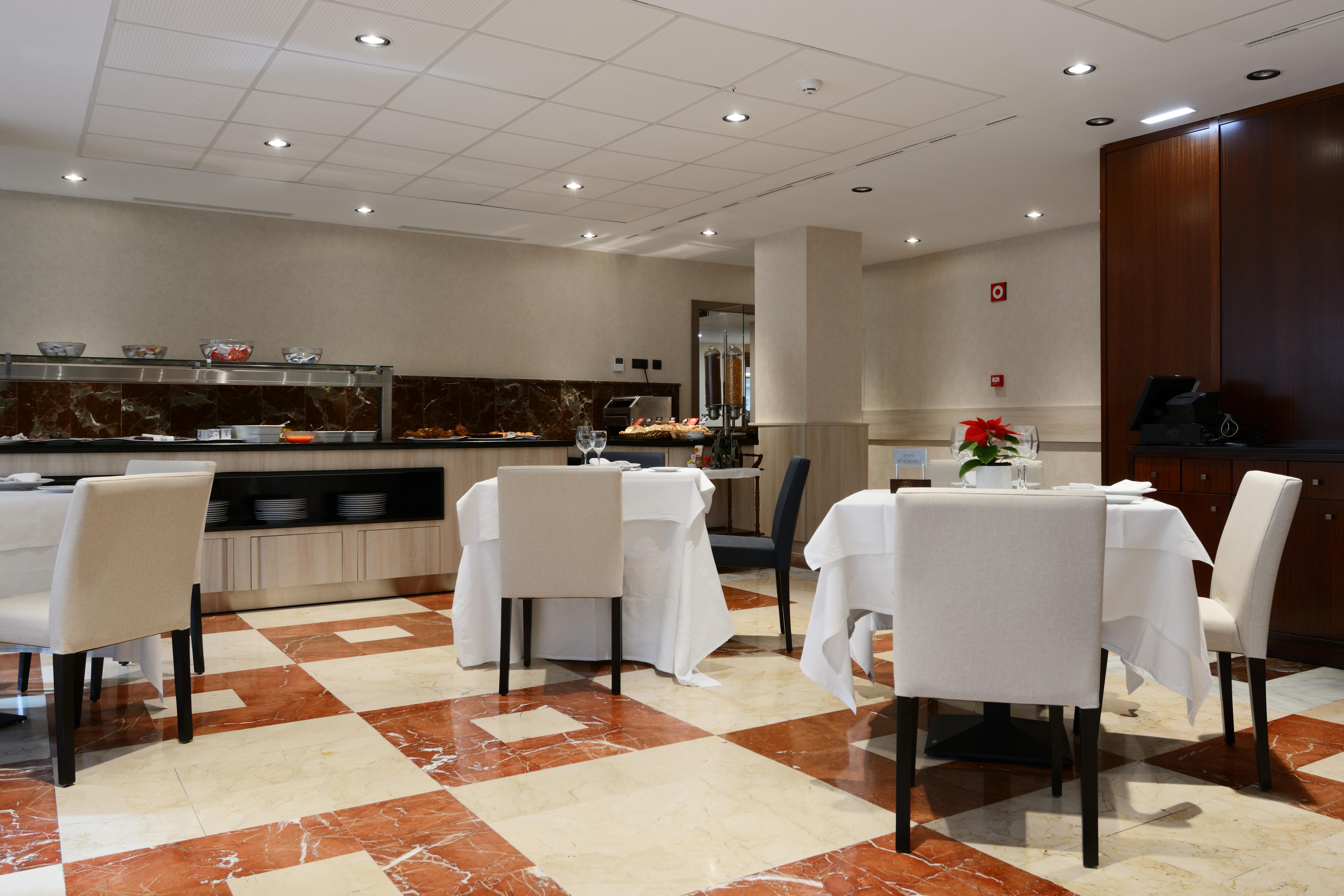 Hotel Pedro I De Aragon 4 Estrellas Superior Huesca Kültér fotó