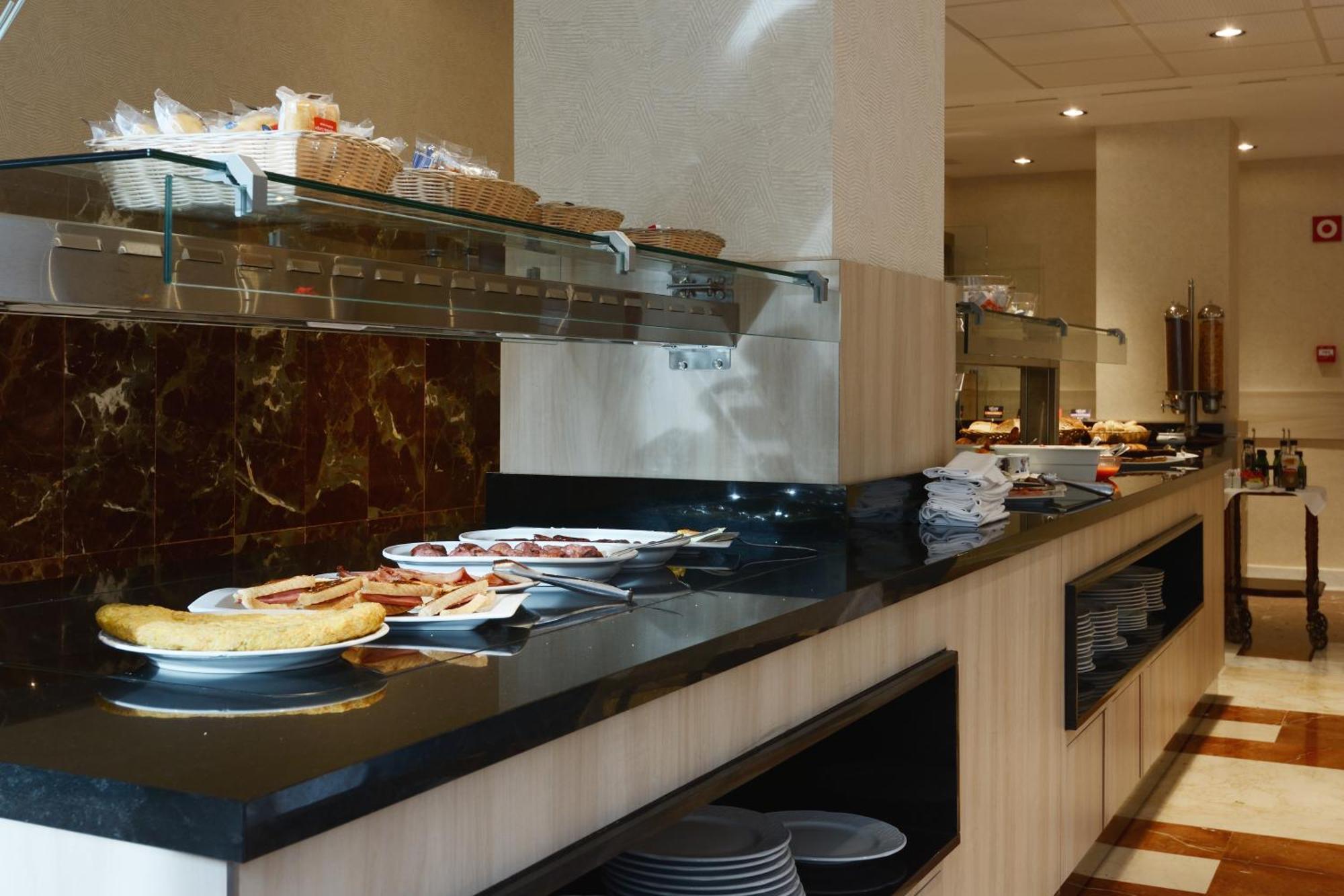 Hotel Pedro I De Aragon 4 Estrellas Superior Huesca Kültér fotó